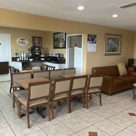Hotel Super 8 By Wyndham Decatur Texas Extérieur photo