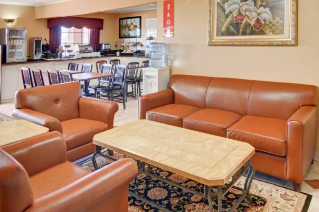 Hotel Super 8 By Wyndham Decatur Texas Extérieur photo