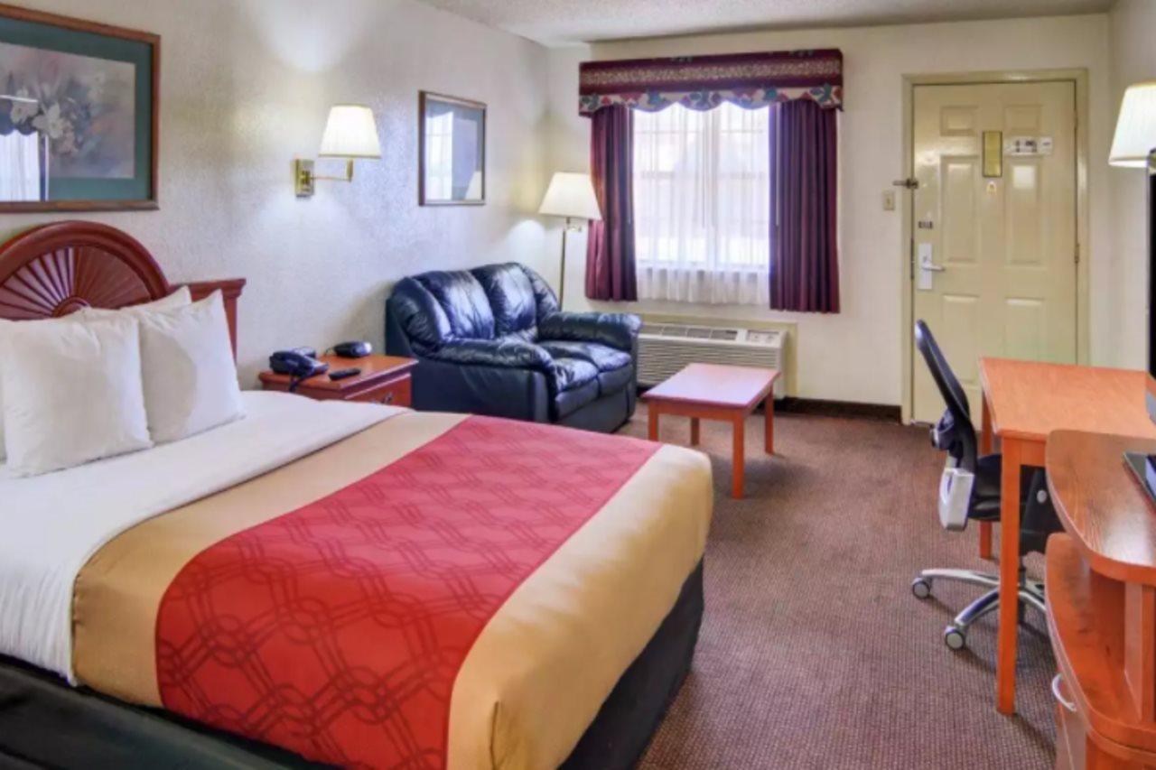 Hotel Super 8 By Wyndham Decatur Texas Extérieur photo