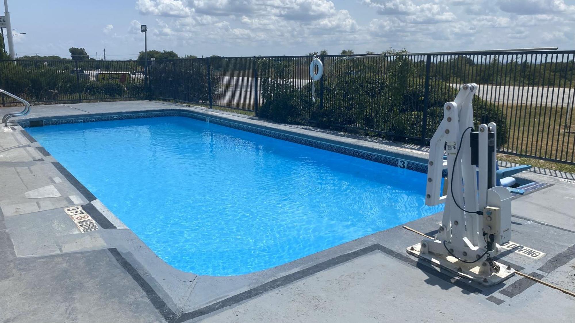 Hotel Super 8 By Wyndham Decatur Texas Extérieur photo