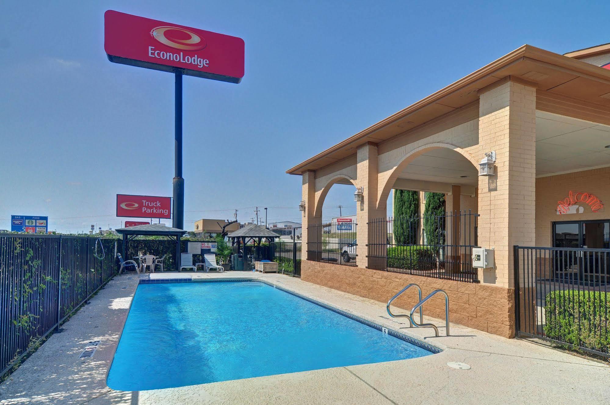 Hotel Super 8 By Wyndham Decatur Texas Extérieur photo