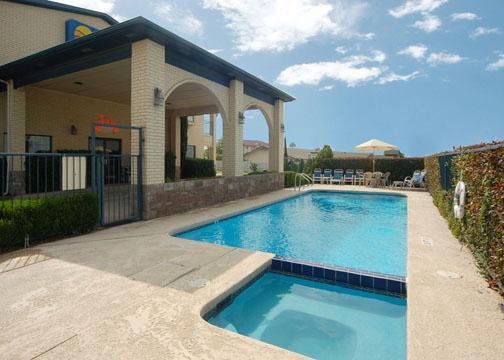 Hotel Super 8 By Wyndham Decatur Texas Facilités photo